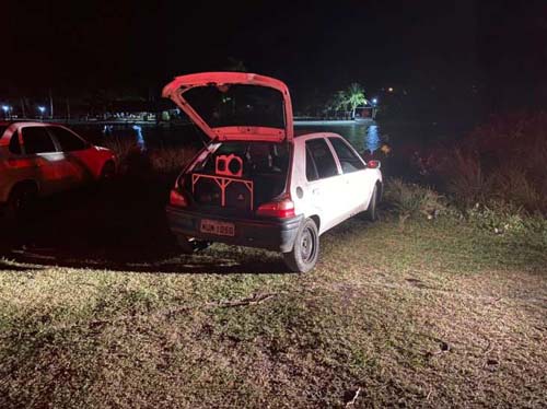 Filho de PM é assassinado a tiros dentro de carro às margens da lagoa