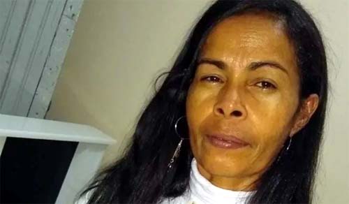 Populares encontram corpo de mulher com marcas de agressão em terreno