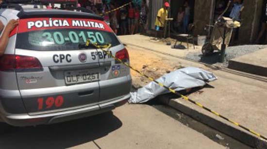 Homem é assassinado com tiros na cabeça na parte alta de Maceió