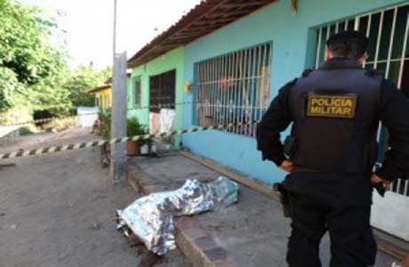 Homem é assassinado a facadas em Maragogi