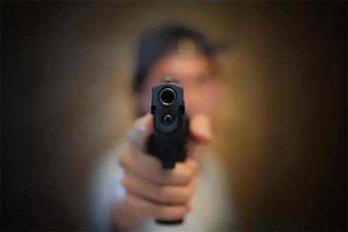 Homem é morto a tiros enquanto pilotava moto em Mata Grande