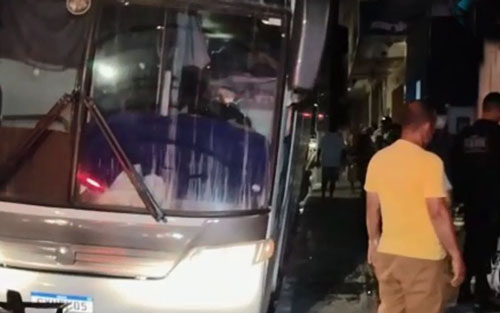 Jovem de 17 anos é assassinado a tiros dentro de ônibus em Arapiraca