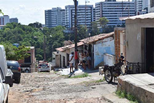 Homem é executado a tiros próximo à sede de batalhão policial