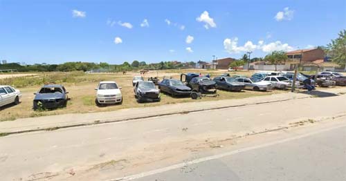 Jovem de 19 anos é morto com tiro na nuca e facadas em campo de futebol em Maceió