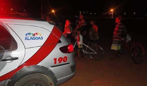 Homem é executado a tiros enquanto bebia com amigos na porta de sua residencia em Taquarana