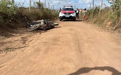 Jovem é Encontrado Sem Vida ao Lado de Motocicleta em Área Rural de Lagoa da Canoa