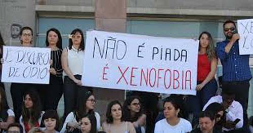 Universidade do Porto suspende professor que disse que 'mulheres brasileiras são uma mercadoria'