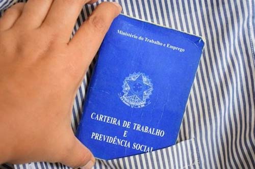 Brasil abre 249.388 vagas formais no melhor agosto desde 2010, diz Caged