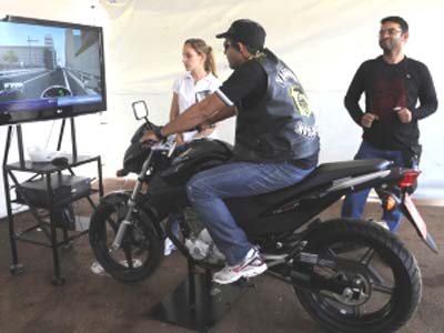 Denatran faz campanha para reduzir o número de acidentes envolvendo motos