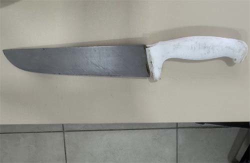 Homem acusado de agressão com faca é capturado após novas ameaças em Penedo; vítima transferida para Arapiraca