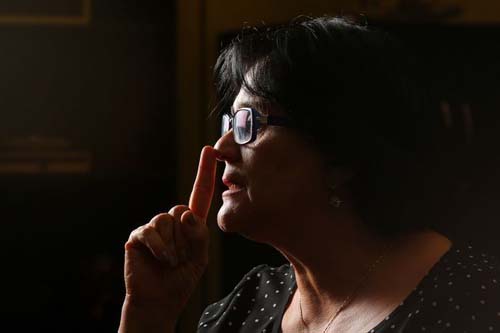 Damares diz que governo vai intervir em tribus indígenas que enterram crianças