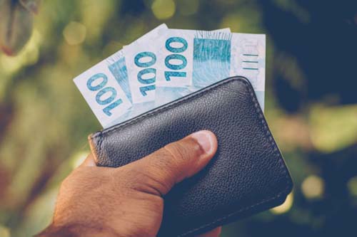 Mesmo com 13º salário, brasileiro prefere evitar Black Friday