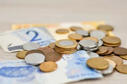 Redução do Déficit na Conta Corrente de Agosto Indica Melhorias Econômicas