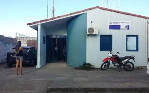 Quatro pessoas entram em motel como clientes e roubam celulares e dinheiro na saída