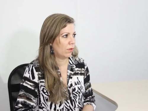 Delegada Ana Luiza Nogueira esclarece que Lei Maria da Penha ampara mulheres trans