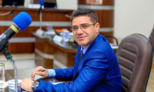 Vereador de Itapevi é baleado e morto ao estacionar em casa