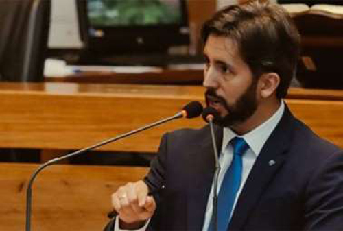 ‘Recebi 15 mil ataques’, diz deputado que pediu impeachment de Bolsonaro