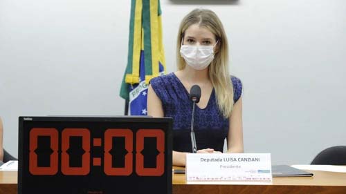 Projeto de lei para regulamentar ensino domiciliar deve ser votado ainda em maio