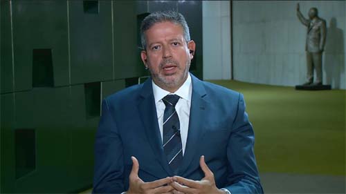 Mourão e Lira precisam sair do Brasil durante viagem de Bolsonaro