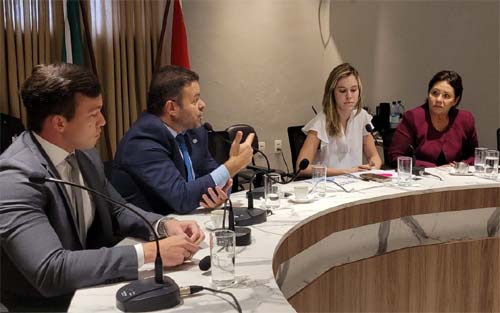 Deputados se comprometem a aprovar PL contra estampidos de fogos