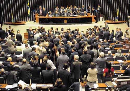 Após aprovar MP dos Portos, oposição acusa liberação de R$ 7 bi em emendas