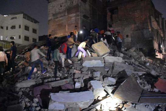 Desabamento de prédio deixa pelo menos 10 mortos na Índia