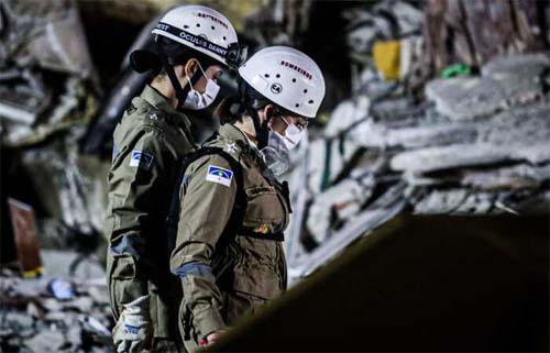 Corpos de mãe e filha são encontrados e sobe para seis o número de mortos no desabamento em Olinda