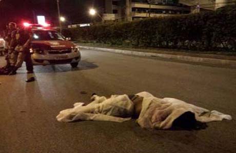 Homem cai de passarela e morre atropelado na Av. Fernandes Lima