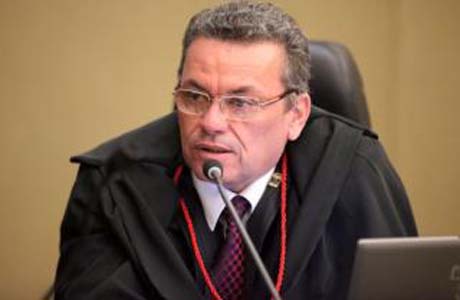 AL deve prover cadeira de rodas para paciente com distrofia muscular