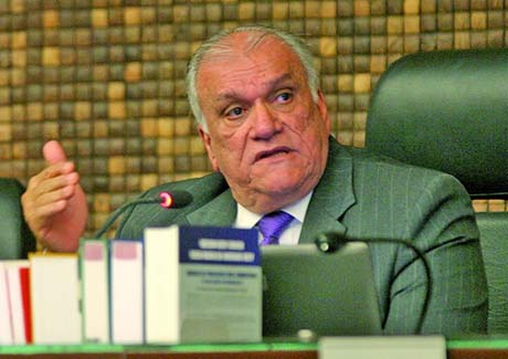 Carlos Malta assume governo, se Teotonio precisar se afastar