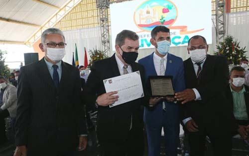 Desembargador Washington Luiz recebe título de cidadão honorário de Olivença