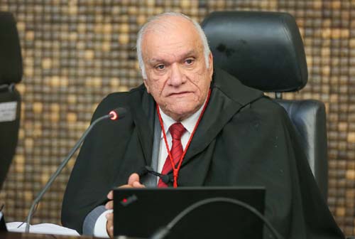 Desembargador José Carlos Malta será agraciado com medalha do TJPE