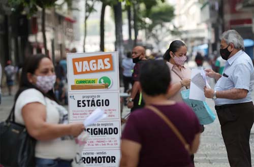 Desemprego recua, mas ainda atinge 12,4 milhões de brasileiros
