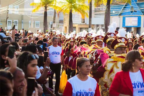 Desfile estudantil celebra os 207 anos de Emancipação Política de Alagoas