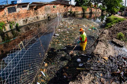 Prefeitura de Maceió intensifica limpeza de canais para facilitar escoamento de águas pluviais