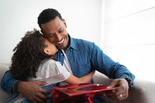 Dia dos Pais deve movimentar R$ 30,3 milhões em Maceió, segundo pesquisa da Fecomércio