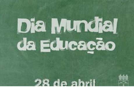 Pedagogo faz reflexão sobre o que precisa melhorar na Educação em AL no Dia Mundial da Educação