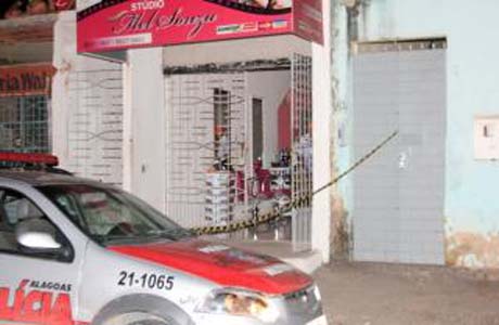 Diarista morre eletrocutada durante faxina em salão de beleza