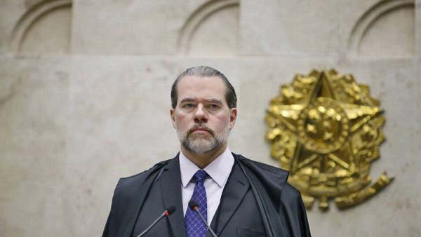 STF adia para abril conclusão do julgamento sobre redução do salário de servidor