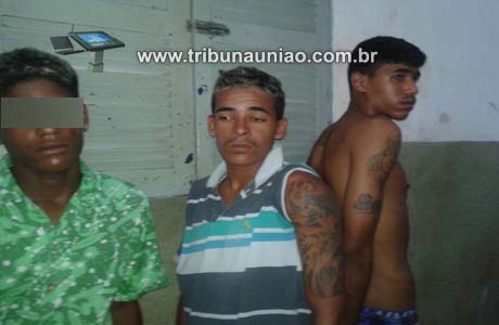 RP do 2º BPM prende dupla com armas e celulares e apreender menor, suspeitos de matar menores em São José da Laje