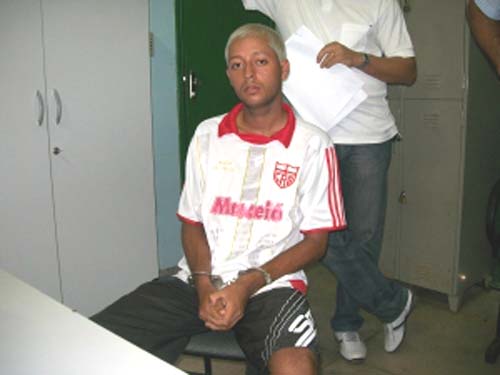 Foragido desde o ano de 2007, 