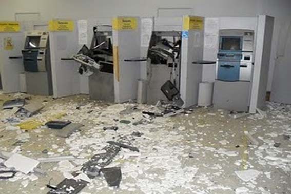 Bando explode dois caixas eletrônicos do Banco do Brasil em Junqueiro