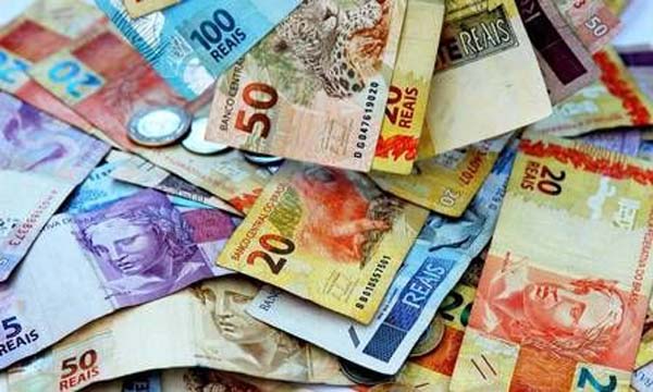 Governo estuda corrigir defasagem do salário mínimo ainda este ano