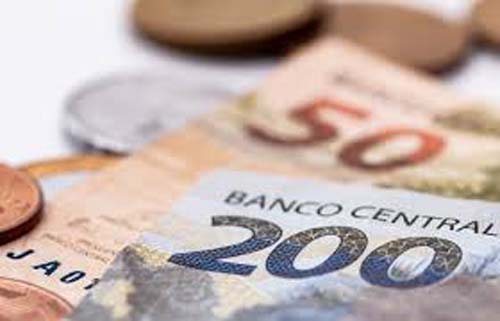 Nova onda de restrições pode reduzir alta do PIB em 2021; serviços é setor mais afetado