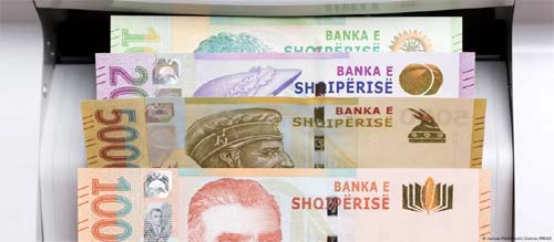 Albânia poderia se tornar o primeiro país sem dinheiro vivo?