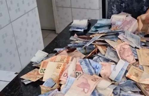 Padre alagoano é assaltado e suspeito joga R$ 10 mil para população