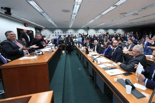 Dino deixa Comissão de Segurança da Câmara após confusão entre deputados