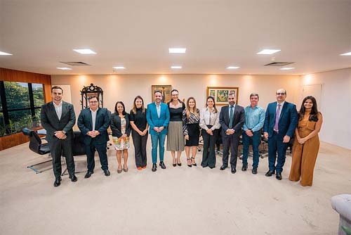 Em visita ao governador, diretores da Coca-Cola anunciam investimento de R$ 100 milhões em Alagoas