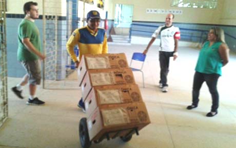 Correios iniciam entrega de urnas na capital e no interior para o segundo turno 