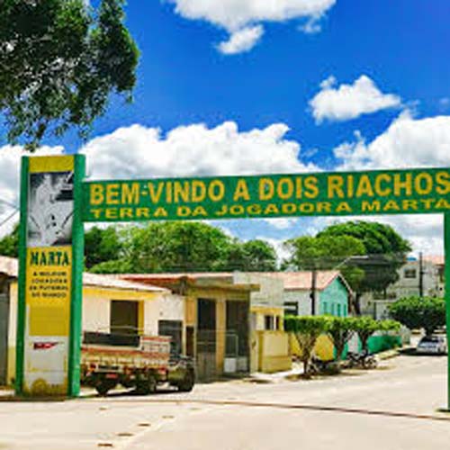 PRF prende mulher com mandado de prisão em aberto por homicídio, em Dois Riachos